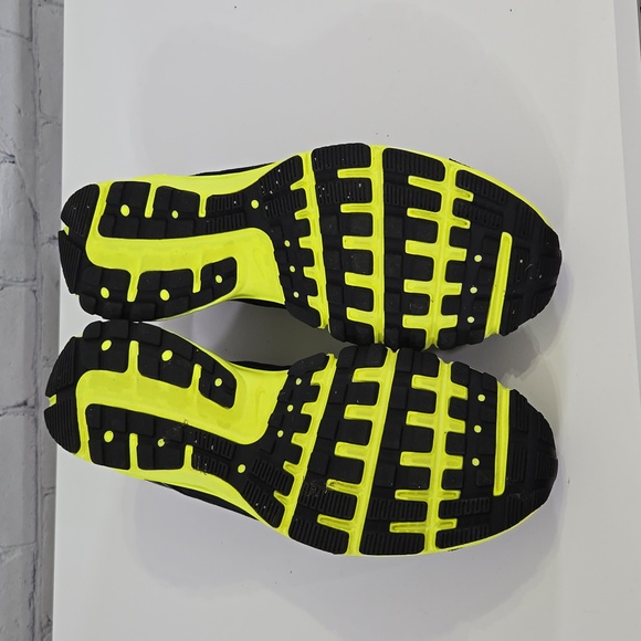 Women's Size 13 Nike Lime Green and Black Running Shoes/Sneakers - Picture 11 of 12